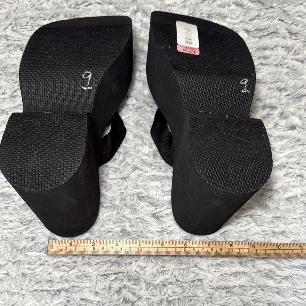Steve Madden Gwen Black Platform Thong Sandals Flip Flops - Picture 6 of 7